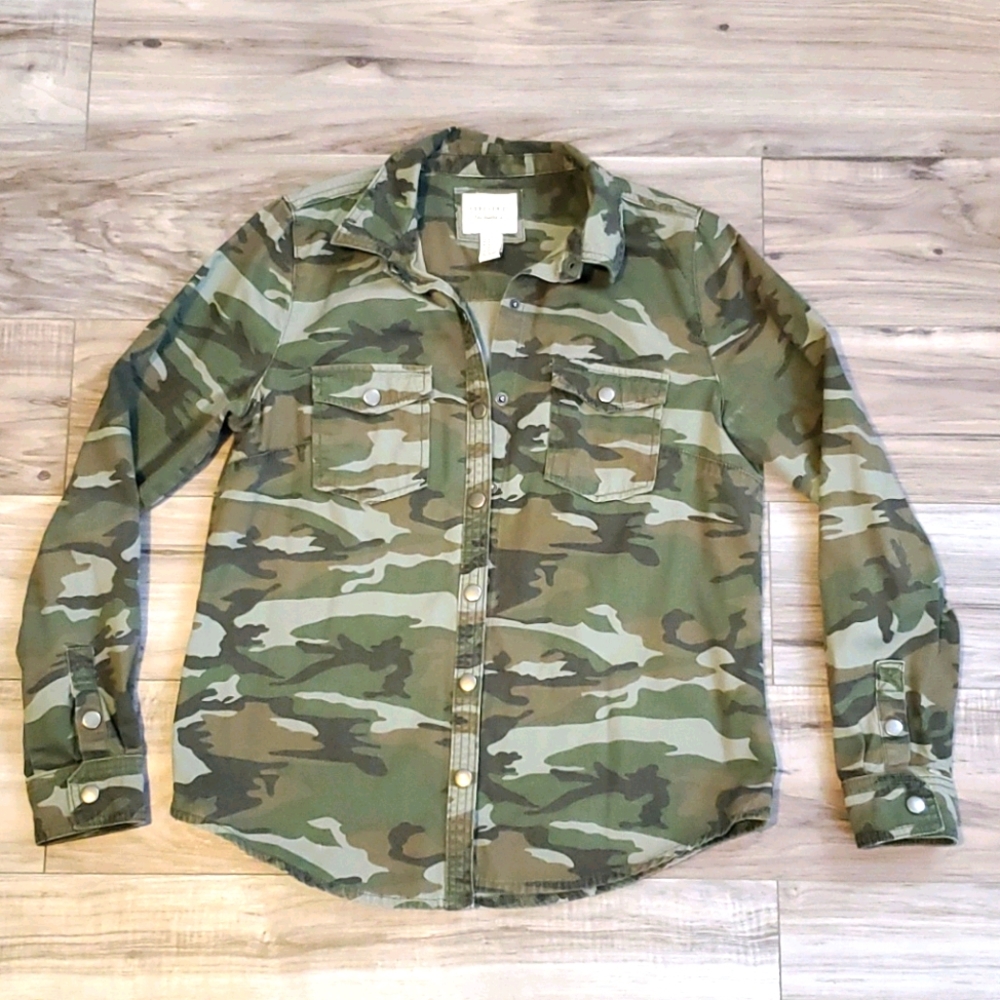 Forever 21 camo button down